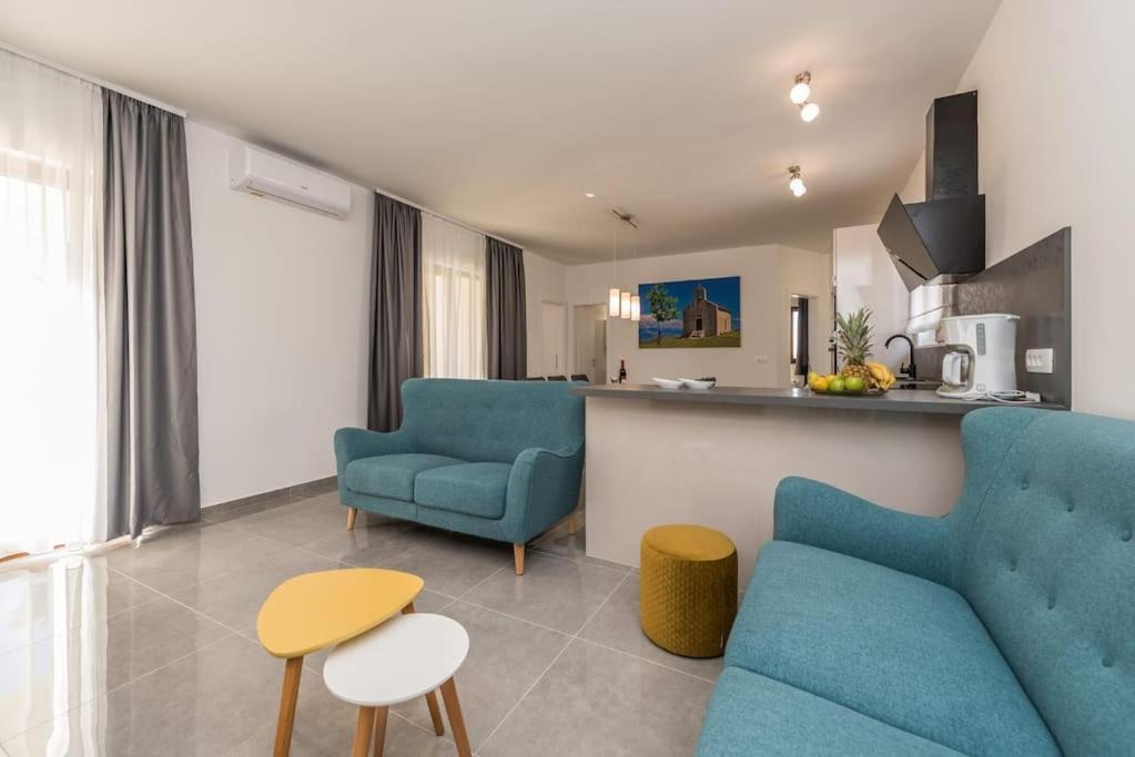 Villa Mattina, With Heated Pool And Jacuzzi Privlaka  Exterior foto